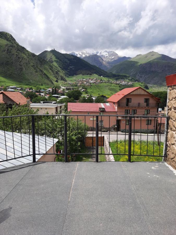 Four Season In Kazbegi Hotel Bagian luar foto