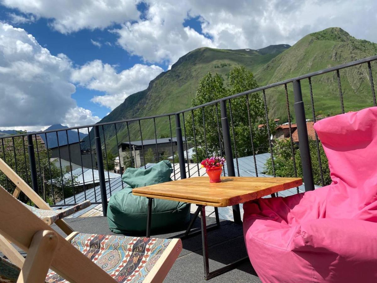 Four Season In Kazbegi Hotel Bagian luar foto